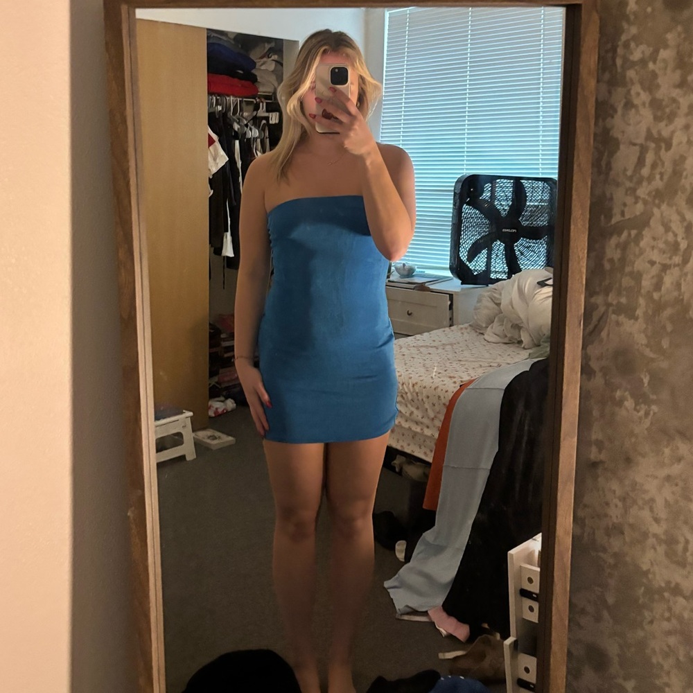 Beginning Boutiques Blue tube dress